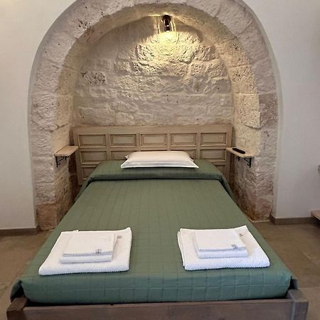 Iconico - Authentic Trulli Experience Apartment Cisternino Luaran gambar