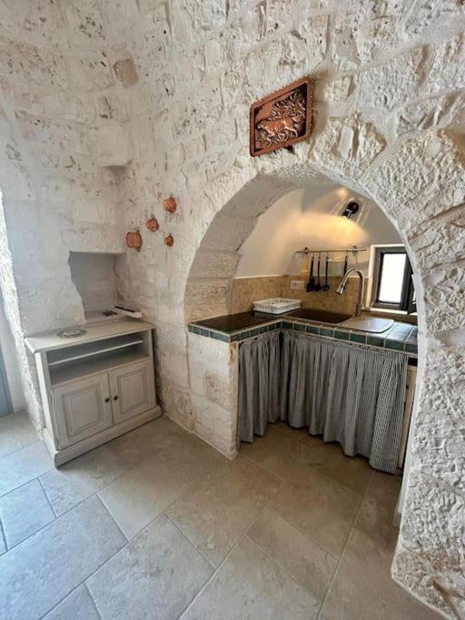Iconico - Authentic Trulli Experience Apartment Cisternino Luaran gambar