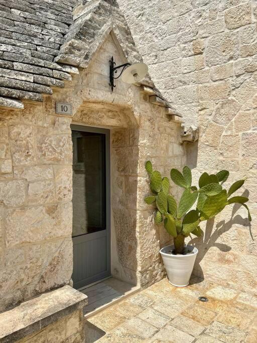 Iconico - Authentic Trulli Experience Apartment Cisternino Luaran gambar
