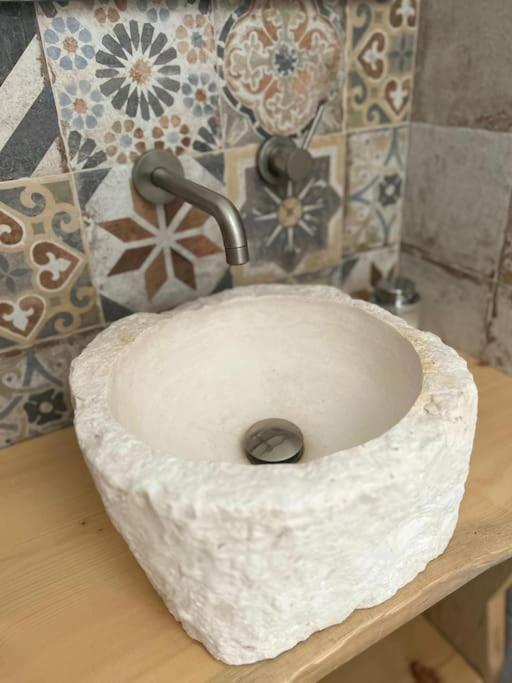 Iconico - Authentic Trulli Experience Apartment Cisternino Luaran gambar