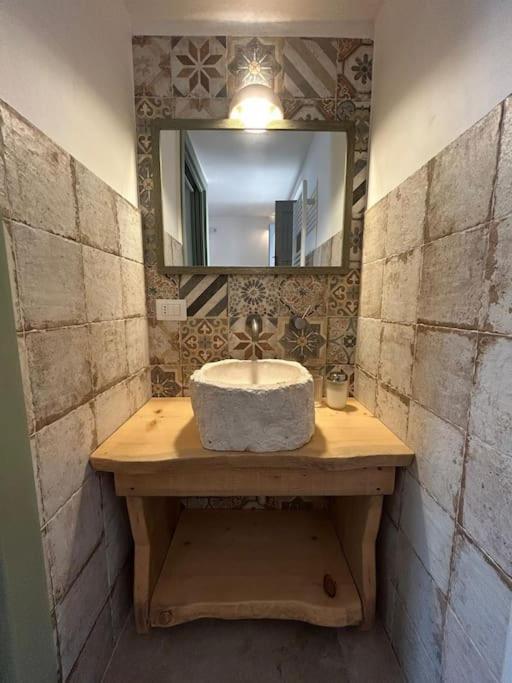 Iconico - Authentic Trulli Experience Apartment Cisternino Luaran gambar