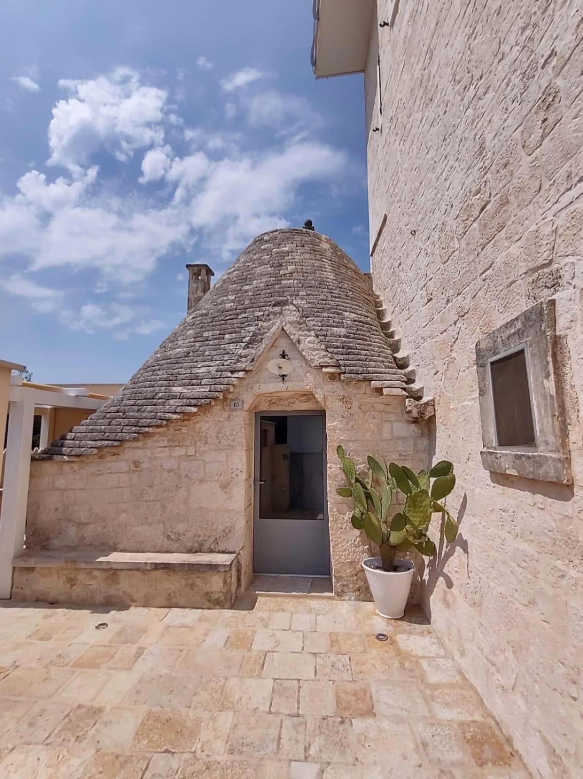 Iconico - Authentic Trulli Experience Apartment Cisternino Luaran gambar